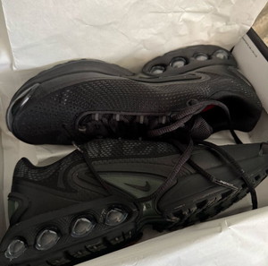 Nike Air Max Dn x Supreme (Black)