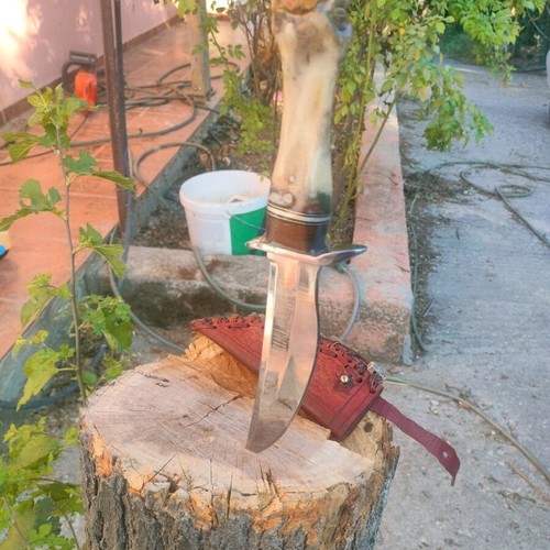 Handmade Bowie style hunting knife new with leather sheath