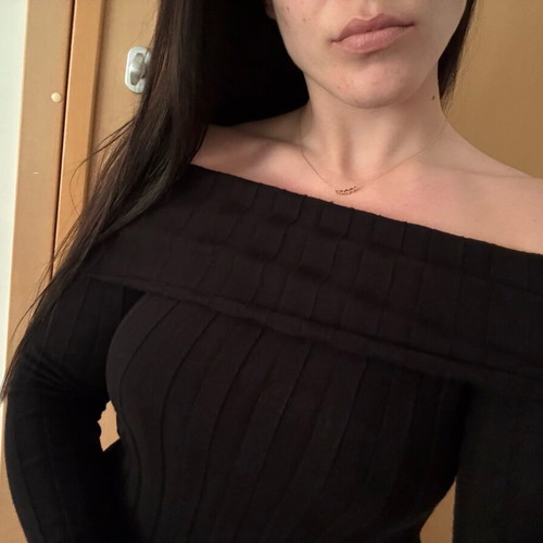 Black Zara blouse like new, medium size with open shoulders