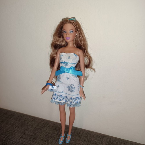 Barbie Fashion Fever Teresa doll 2006 like new