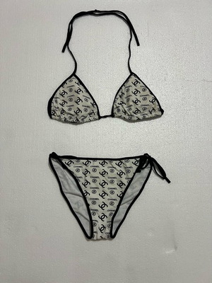 Triangle bikini like new, size medium, black and white