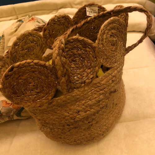 Straw shoulder bag like new