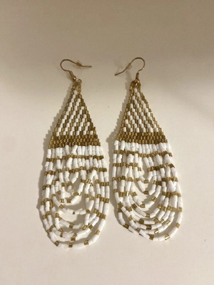 Long earrings with beads new, white and gold