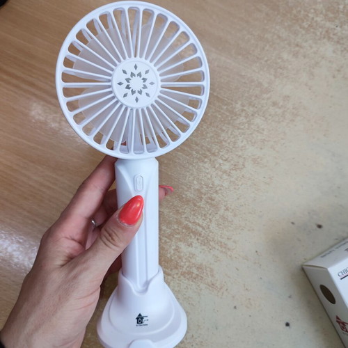 Mini fan with charging cable and phone holder, white