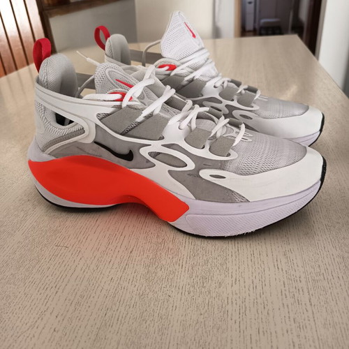 Nike SIGNAL Size 41 Like New