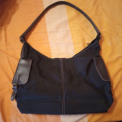 Shoulder bag new, black with 2 side pockets
