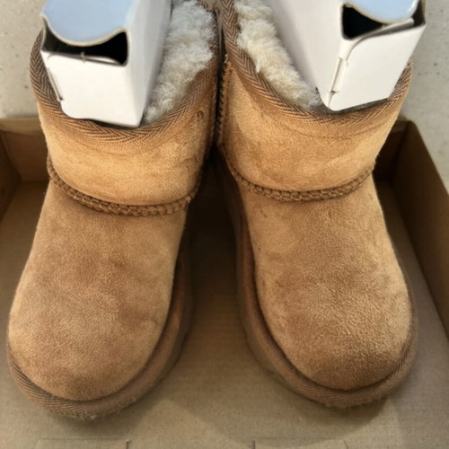 UGG kids ankle boots tan like new, size 25