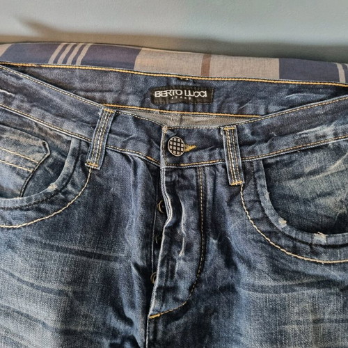 Berto Lucci women's jeans with rips like new, size 33