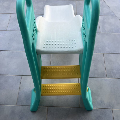Children's slide like new, durable plastic