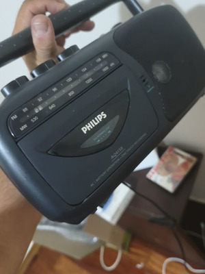 Philips cassette player with radio, burned speaker