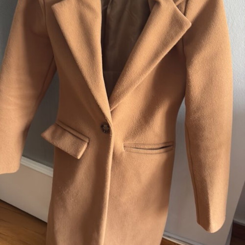Camel women's small coat like new, fitted style