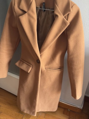 Camel women's small coat like new, fitted style
