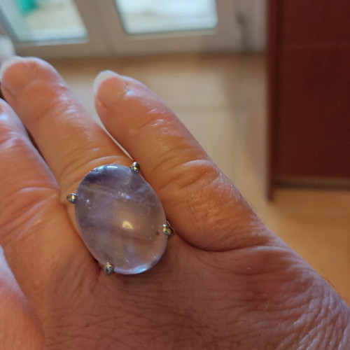 Ring with purple stone like new, large size, silver color
