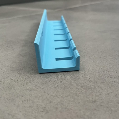 3D Printed Wall Mount for Screwdrivers with 7 Slots