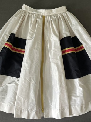 Djofra skirt used, one size, voluminous with slight stain