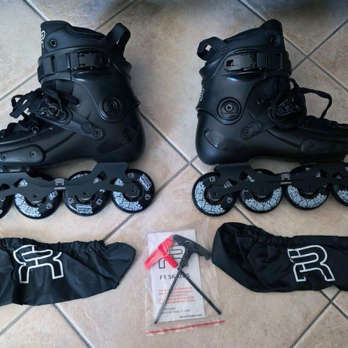FR FR1 80 Black Inline Roller Skates, size 42