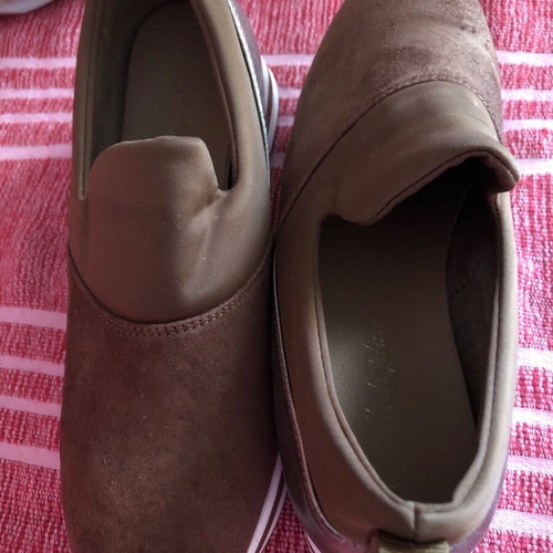 Closed shoes size 39 in beautiful tan bronze color like new
