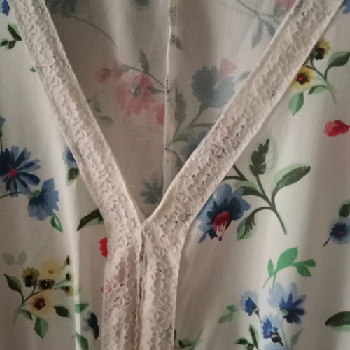 Summer dress like new, floral print with lace and front slit