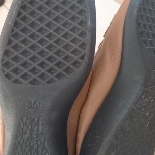 Women's shoes size 36 brown color like new