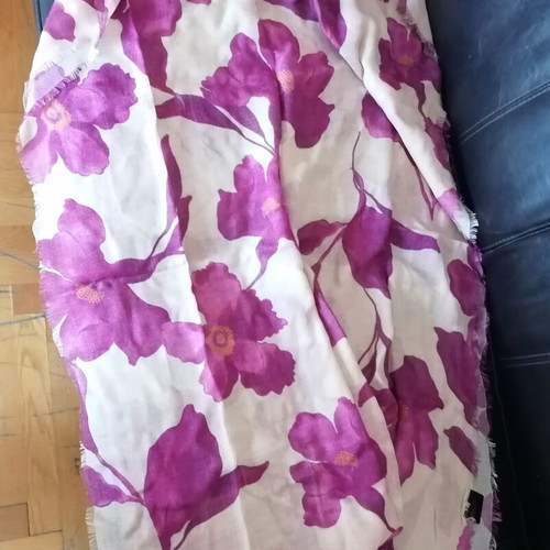 Scarf like new, thin but warm, beige with large purple flowers