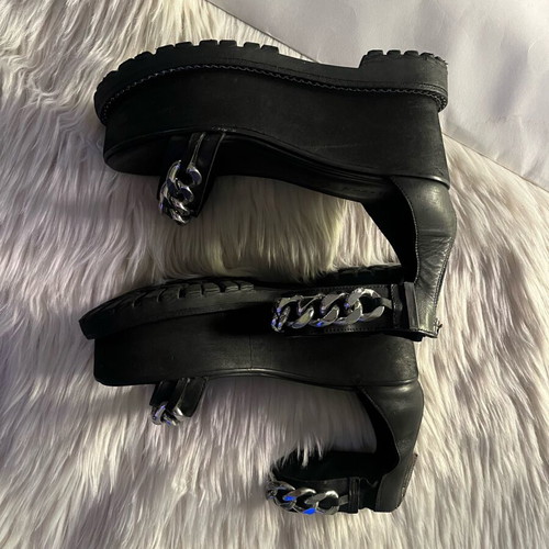 Kendall + Kylie Cass platform sandals used, black with chains