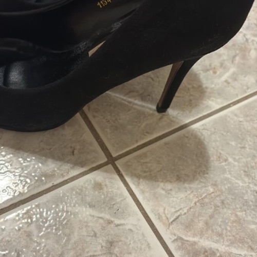 Pumps new, size 37, black