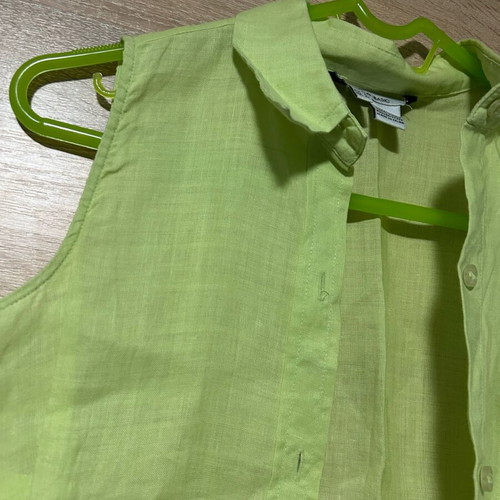 Zara sleeveless shirt green like new, size S