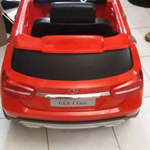 Mercedes-Benz GLA 12V electric car red, like new with remote control