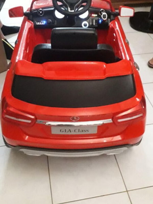 Mercedes-Benz GLA 12V electric car red, like new with remote control