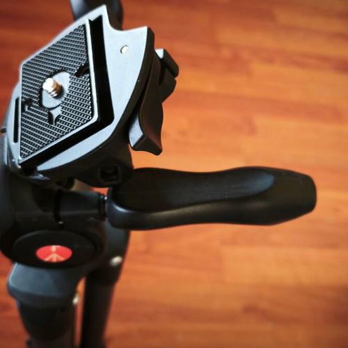 Manfrotto photographic tripod like new, max height 165 cm
