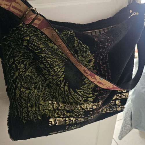 Pianurastudio large shoulder fabric bag like new, black and green