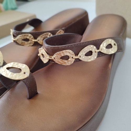 Bellucci sandals brown with golden details size 40 new