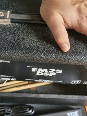 Fender FM25 DSP guitar amplifier like new