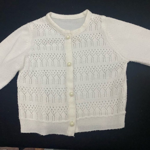 Baby cardigan used with pearl buttons 6-9 months