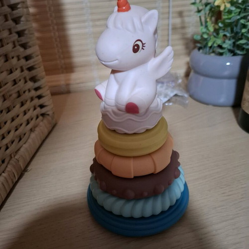 Baby teething tower made of silicone like new