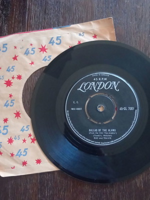 45 rpm vinyl record like new, folk genre