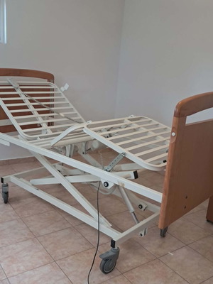 Κρεβάτι νοσοκομειακό ηλεκτρικό μεταχειρισμένο με τηλεχειριστήριο