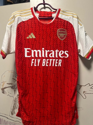 Arsenal jersey 23/24 like new, size Large without name