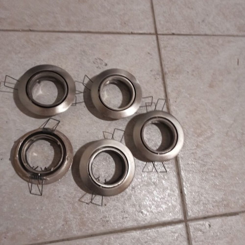 Recessed spotlights pack of 5 like new with movement