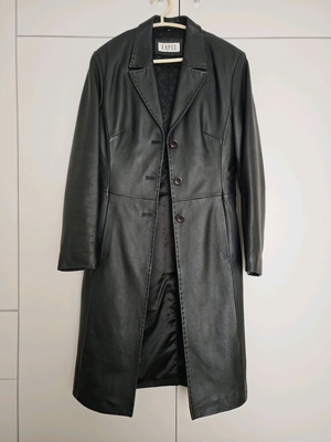 Кожено палто Lapel черно като ново, размер M