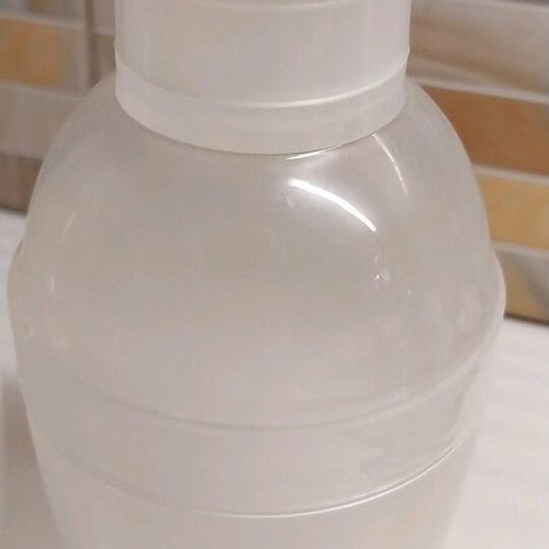 Plastic shakers set of 2 new