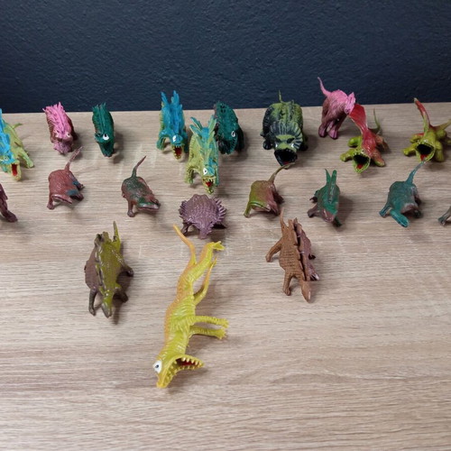 Vintage Plastic Dinosaur Figures used, 70s set