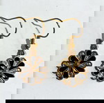  ΚΑΙΝΟΥΡΓΙΑ 3,5x1,5cm σκουλαρίκια λουλουδι με μαύρο σμάλτο. Εύκολο δώρο, για κάθε ντύσιμο.