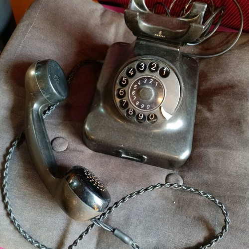 Siemens vintage bakelite telephone device used, authentic