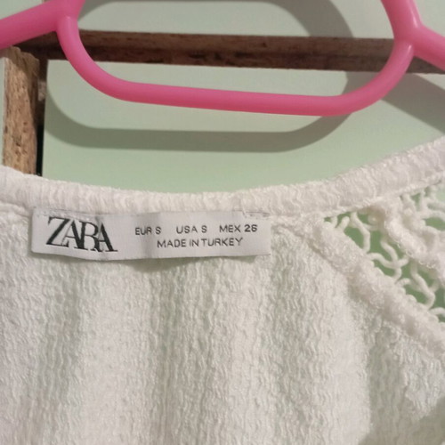 Zara blouse Small white like new elastic