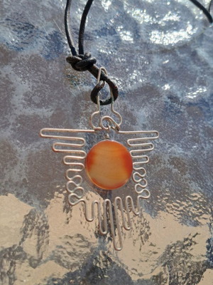 Handmade necklace with natural agate and geometric design used