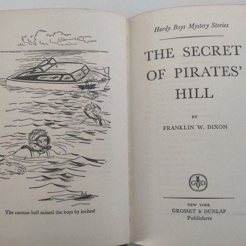 Hardy Boys The Secret of Pirates' Hill book used, Greek edition 1956