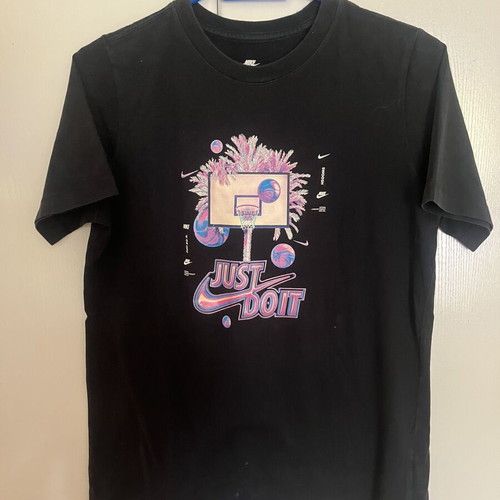 Nike boys' t-shirt XL black like new
