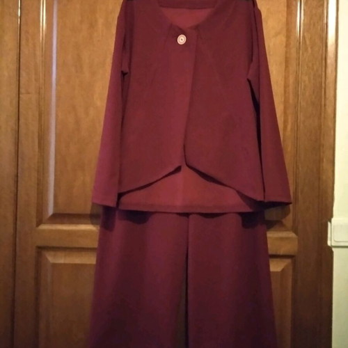 Set jacket with pants like new, burgundy scuba fabric