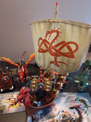 Lego Vikings sets 7018 and 7017 like new with instructions